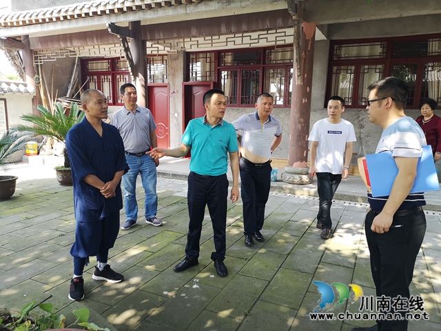 張福榮到瀘縣玉蟾街道龍腦寺開展慰問工作(圖5)