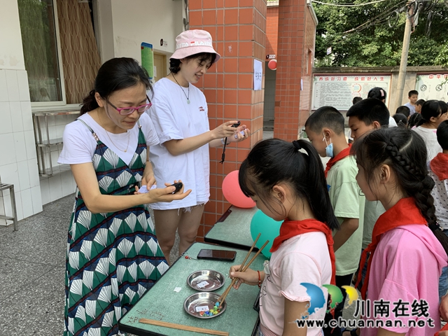 瀘縣得勝小學(xué)仁和完小舉行具有村校特色的“六一”活動(圖4)