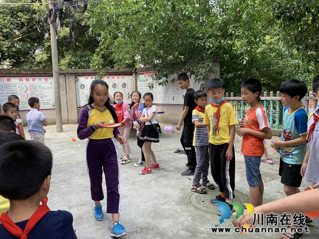 瀘縣得勝小學(xué)仁和完小舉行具有村校特色的“六一”活動(圖1)