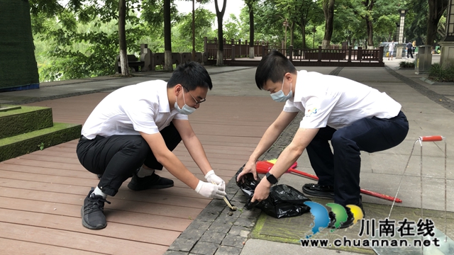 工行瀘州分行團(tuán)委組織開(kāi)展“保護(hù)母親河”活動(dòng)(圖3)