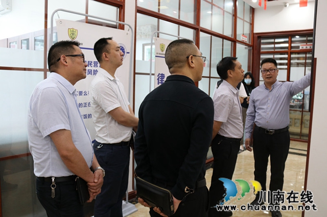 合江縣委常委、政法委書記陳文調(diào)研律師工作(圖2)