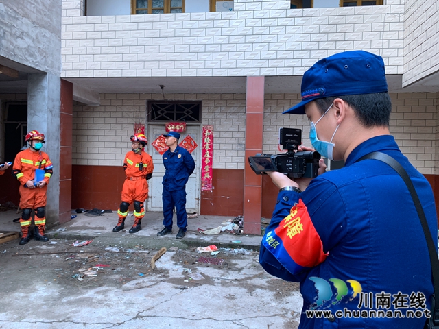 練為戰(zhàn)！瀘州消防“亮劍”地震實戰(zhàn)拉動演練現(xiàn)場(圖19)