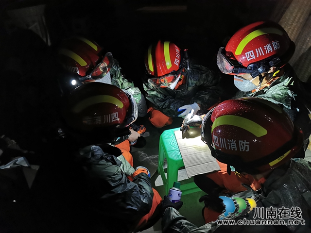 練為戰(zhàn)！瀘州消防“亮劍”地震實戰(zhàn)拉動演練現(xiàn)場(圖15)
