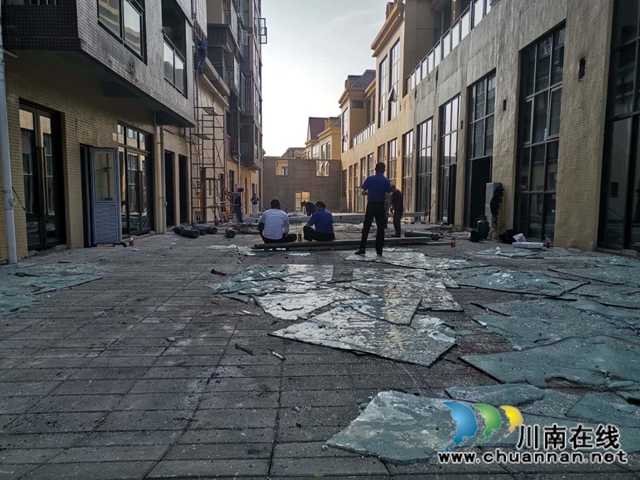 龍馬潭區(qū)綜合行政執(zhí)法局依法拆除大型違法建設(shè)