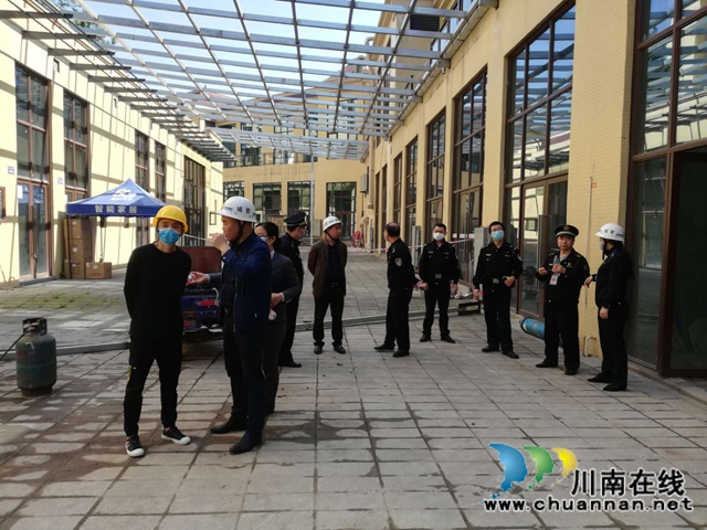 龍馬潭區(qū)綜合行政執(zhí)法局依法拆除大型違法建設(shè)(圖2)
