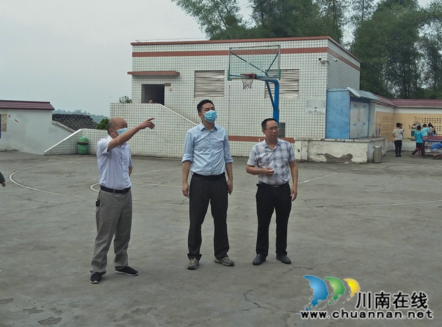 瀘縣潮河鎮(zhèn)開展學(xué)校安全綜合檢查