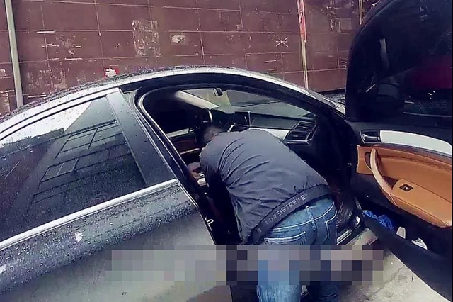 瀘州警方破獲特大販毒案，毒販家中搜出成堆現(xiàn)金毒資！(圖11)