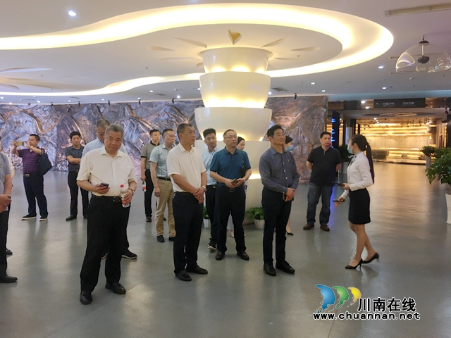重慶市工商聯(lián)企業(yè)考察團(tuán)深入考察江陽(yáng)區(qū)招商環(huán)境(圖2)