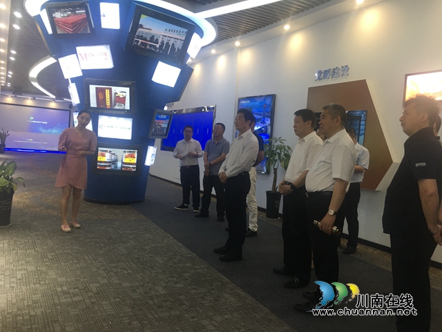重慶市工商聯(lián)企業(yè)考察團(tuán)深入考察江陽(yáng)區(qū)招商環(huán)境(圖7)