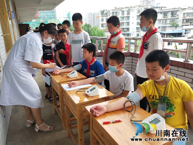 敘永縣東大街小學全體學生享受國家免費健康檢查(圖2)
