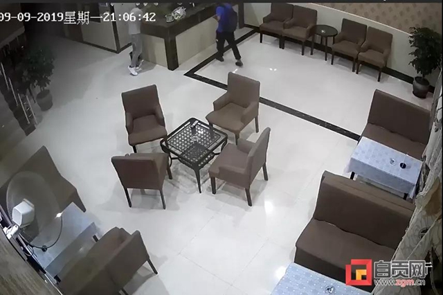 自貢男子求復(fù)合遭拒，竟欲與前女友同歸于盡