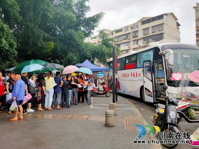 龍馬潭區(qū)羅漢街道組織開(kāi)展無(wú)償獻(xiàn)血活動(dòng)(圖3)