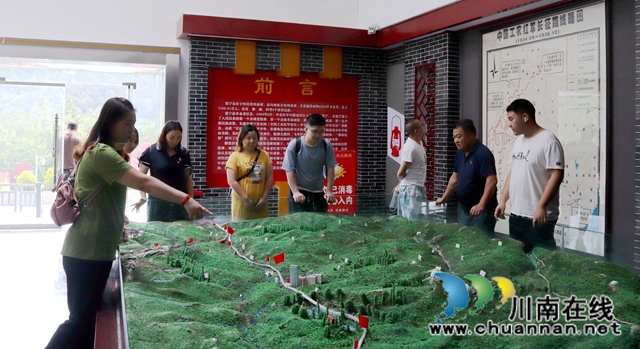 龍馬潭區(qū)羅漢街道臨港社區(qū)黨委開展“弘揚紅色精神，堅定理想信念”主題黨日活動(圖2)