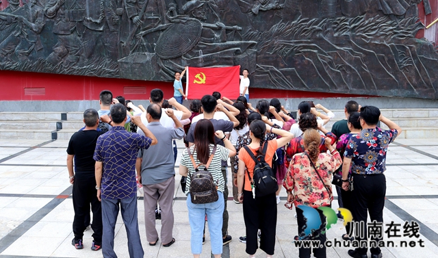 龍馬潭區(qū)羅漢街道臨港社區(qū)黨委開展“弘揚紅色精神，堅定理想信念”主題黨日活動(圖3)