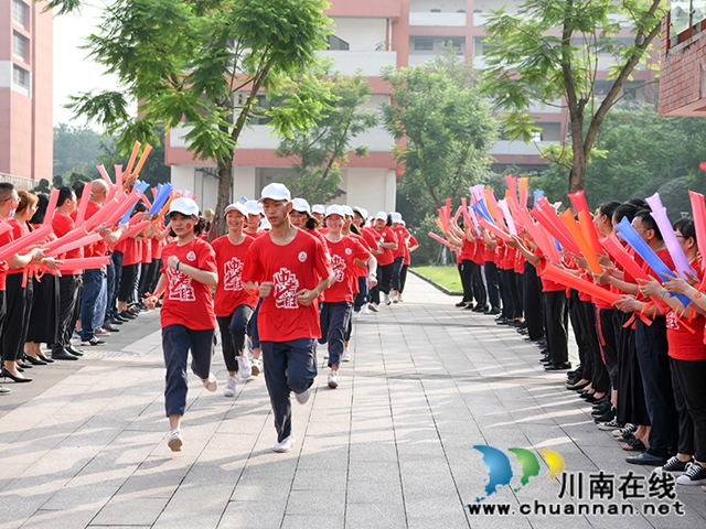 瀘州十二中舉行中考誓師大會(huì)(圖4)