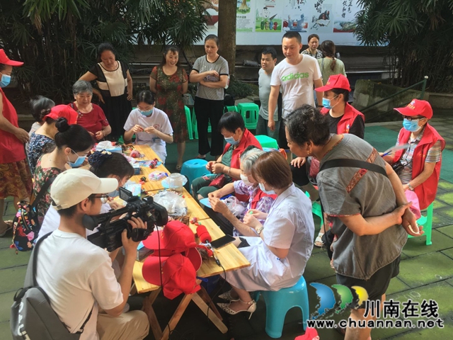 龍馬潭區(qū)小市街道合道街社區(qū)：悠悠粽葉香，濃濃端午情(圖2)