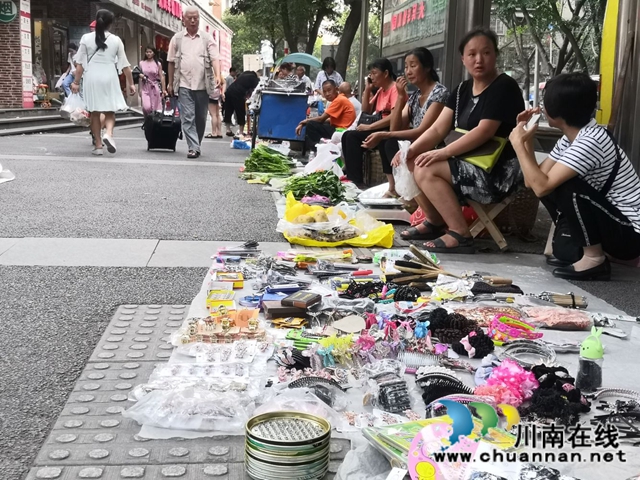 龍馬潭區(qū)小市街道：小地攤大民生，城市煙火暖人心(圖3)