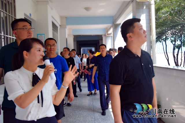 瀘州十八中成功承辦全市安全清單制管理現(xiàn)場會(huì)(圖3)