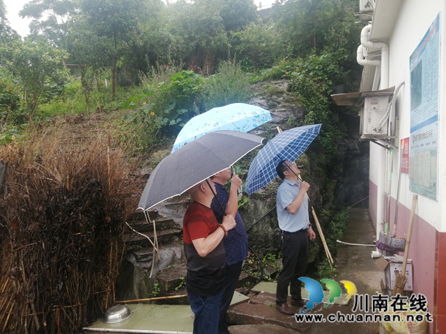 納溪區(qū)自然資源和規(guī)劃分局扎實開展雨后地質災害巡查工作(圖2)