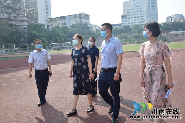 市委宣傳部到瀘州十八中檢查省級(jí)文明校園迎復(fù)檢準(zhǔn)備情況(圖3)