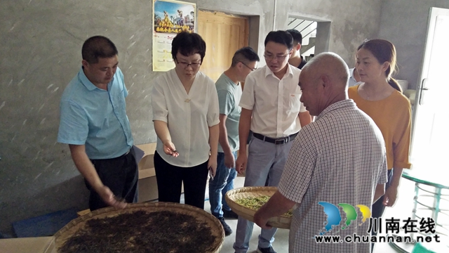 陳佳到瀘縣潮河鎮(zhèn)督導(dǎo)脫貧攻堅、生態(tài)環(huán)保、安全生產(chǎn)等當前重點工作(圖4)