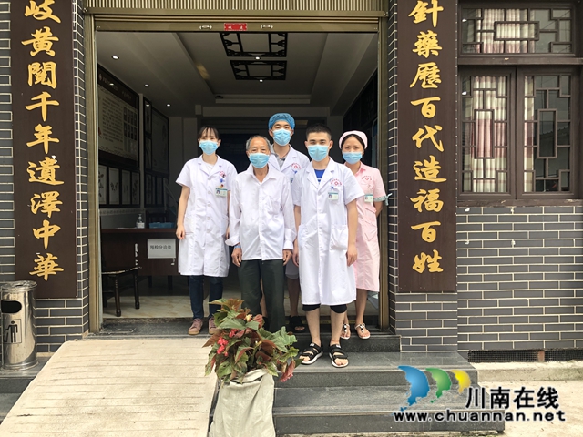 瀘縣太伏鎮(zhèn)：愛心海棠譜寫和諧醫(yī)患情