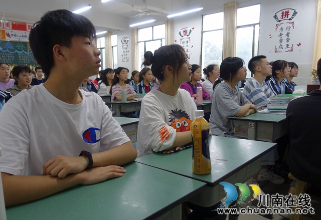再啟航！警盾走進(jìn)利城高中送安防宣講(圖9)