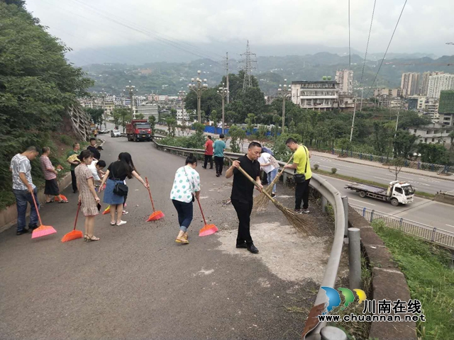 敘永縣經(jīng)濟商務科學技術(shù)局多措并舉開展省級衛(wèi)生縣城復審迎檢工作