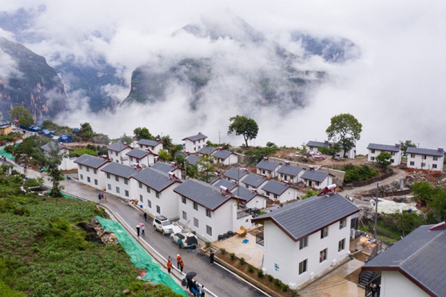 我國(guó)最后一個(gè)具備條件通硬化路的建制村阿布洛哈村通車了(圖15)