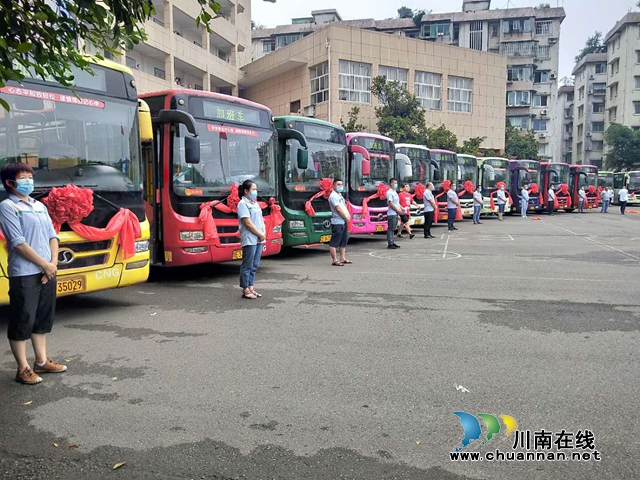 瀘州：高考期間公交線路加密，定制公交服務(wù)高考考生(圖3)