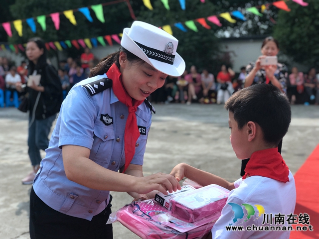 ?女交警大隊(duì)長唐娟娟的警察故事：用無悔青春在高速上書寫韶華(圖12)