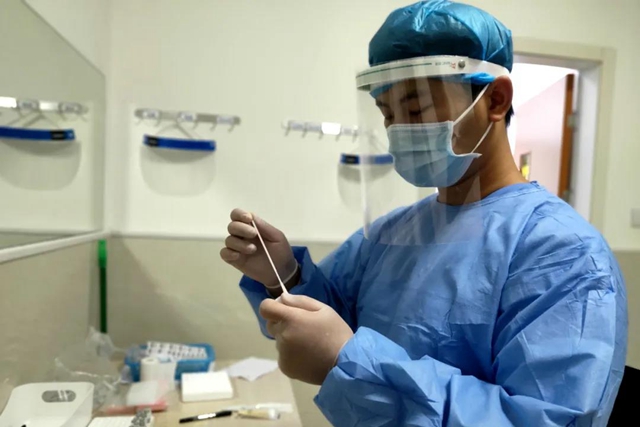 瀘州福欣醫(yī)院255名職工全部接受新冠病毒核酸檢測(cè)(圖6)
