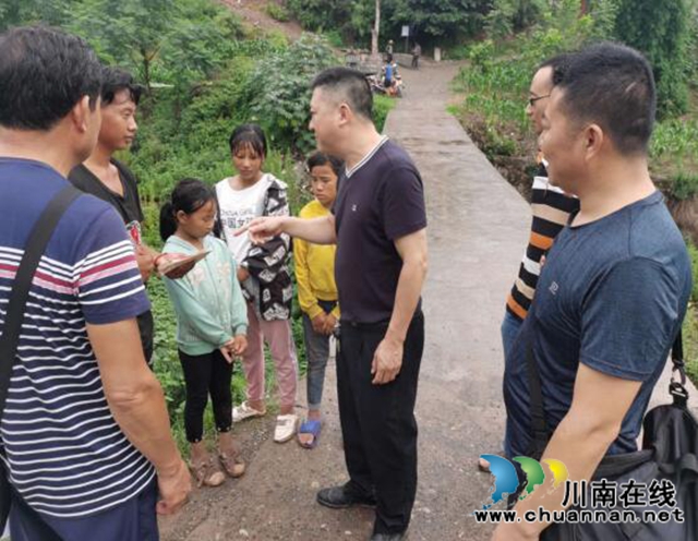 龍馬潭區(qū)綜合行政執(zhí)法局：慶七一、傳黨情，愛心送到普格縣(圖2)