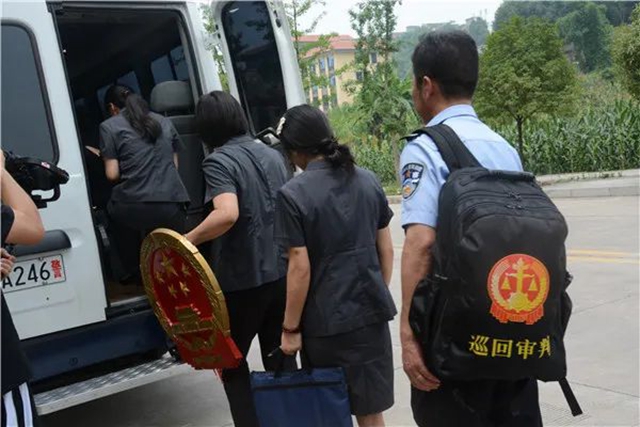 江陽法院巡回審判：林地里走來“親切法官”！(圖13)