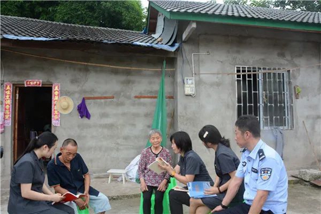 江陽法院巡回審判：林地里走來“親切法官”！(圖18)