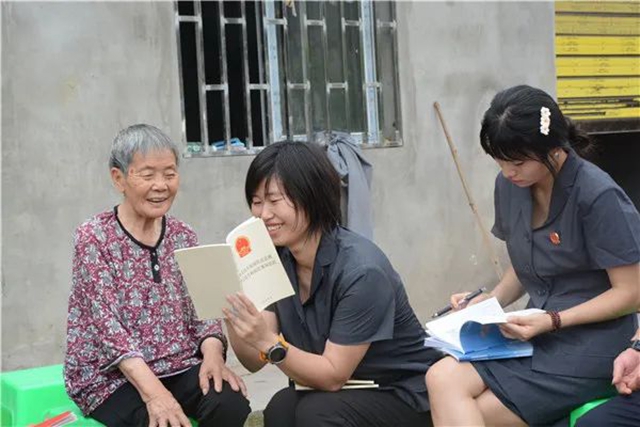 江陽法院巡回審判：林地里走來“親切法官”！(圖20)