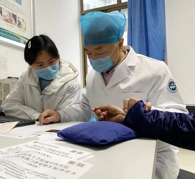 【關(guān)注】12年了！曾給她治療過的醫(yī)生都不相信她還活著……(圖4)