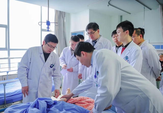 西南醫(yī)大附院血管外科：自創(chuàng)奇招，少了近一半的治療費用，治療效果更好！連內(nèi)蒙醫(yī)生都來學習(圖5)