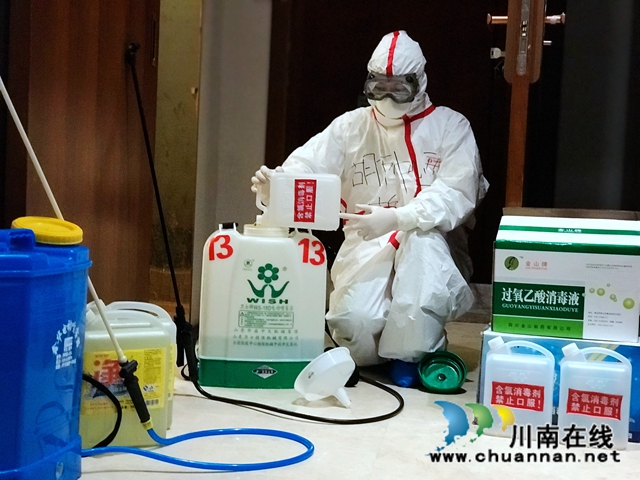 龍馬潭胡市中心衛(wèi)生院“逆行者”斯敏：挑戰(zhàn)不可能的“小個(gè)子大能量醫(yī)生”(圖2)