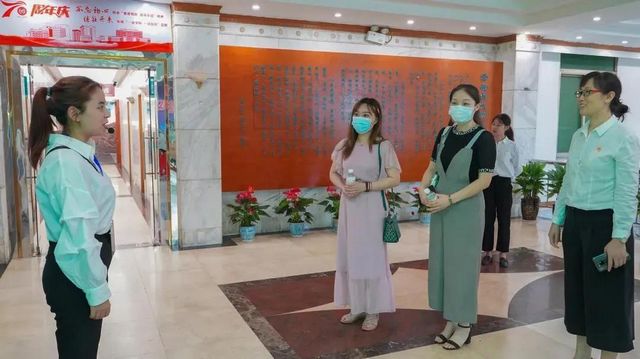 600余人現(xiàn)場道賀、70余萬人在線觀看，共慶西南醫(yī)大附院70周年！(圖30)
