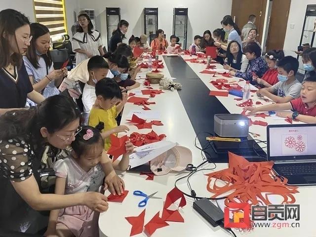 “恐龍研學(xué)游 彩燈璀璨夜”精品線路推薦一：自貢鹽龍燈研學(xué)游(圖6)