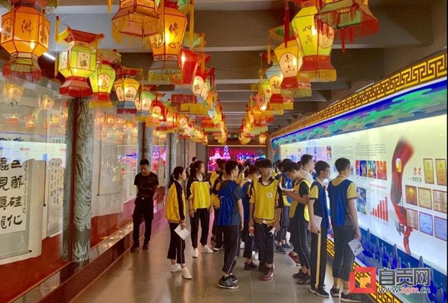 “恐龍研學(xué)游 彩燈璀璨夜”精品線路推薦一：自貢鹽龍燈研學(xué)游(圖8)