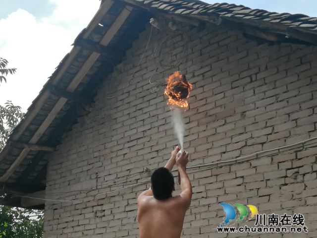 內(nèi)江經(jīng)開區(qū)靖民鎮(zhèn)雙塘村：摘除惱人馬蜂窩，“格格”持續(xù)助力(圖3)