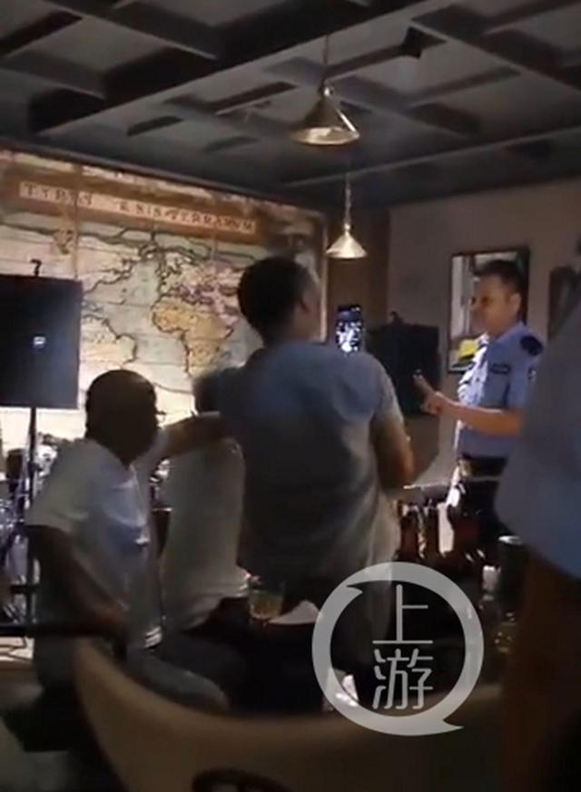 宜賓5公職人員“迦南咖啡館事件”中被拘，紀委調(diào)查幕后官員違規(guī)經(jīng)商
