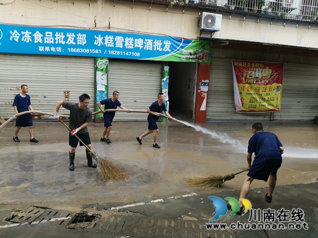 洪峰過后，瀘縣海潮鎮(zhèn)打響“水退人進(jìn)”的清淤大戰(zhàn)(圖4)
