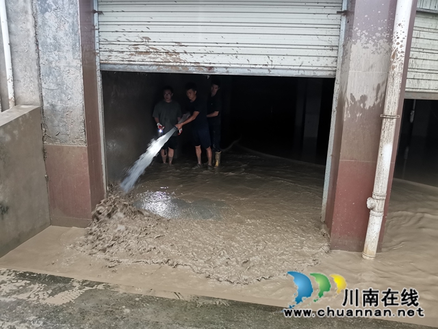 洪峰過后，瀘縣海潮鎮(zhèn)打響“水退人進(jìn)”的清淤大戰(zhàn)(圖11)