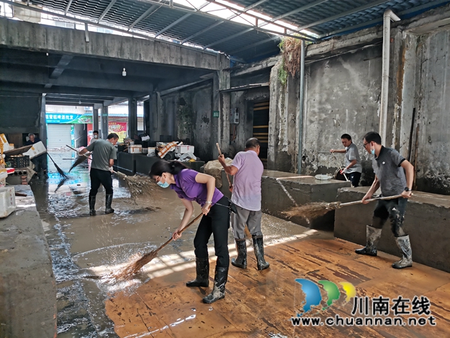 洪峰過后，瀘縣海潮鎮(zhèn)打響“水退人進(jìn)”的清淤大戰(zhàn)(圖12)