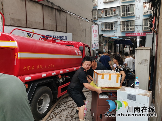 洪峰過后，瀘縣海潮鎮(zhèn)打響“水退人進(jìn)”的清淤大戰(zhàn)(圖15)