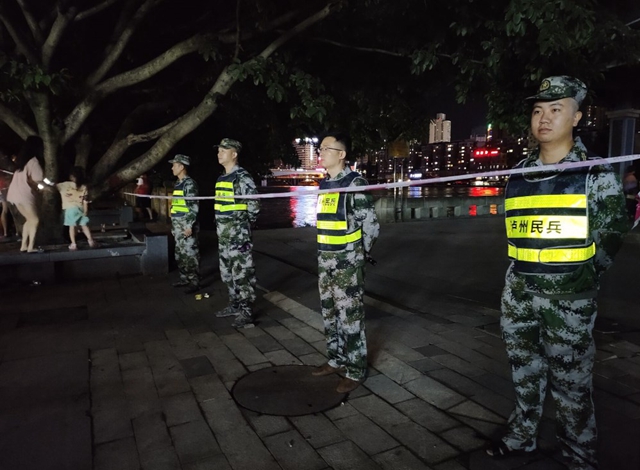 圖說|龍馬潭區(qū)：聞“汛”而動(dòng)，徹夜堅(jiān)守(圖3)