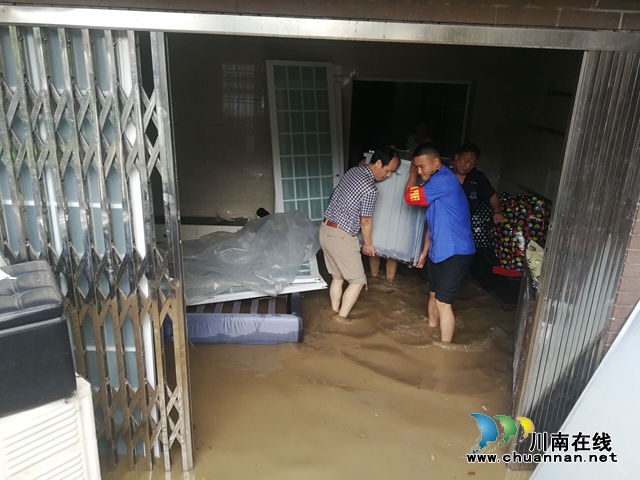 龍馬潭：迅速部署 堅守一線 全力迎戰(zhàn)洪峰(圖6)